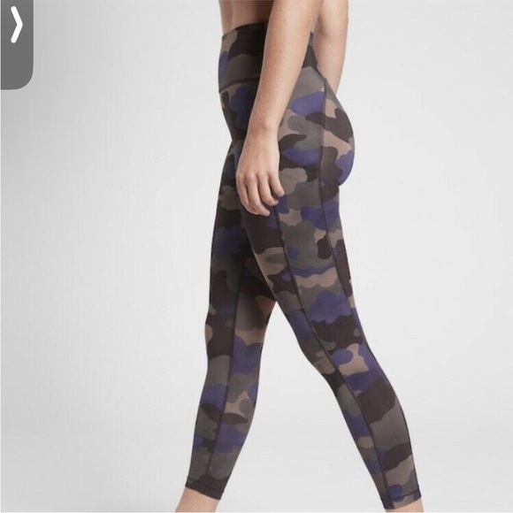 ATHLETA//Ultimate Stash Pocket Camo Camouflage 7/8 Tight Medium - Picture 2 of 12